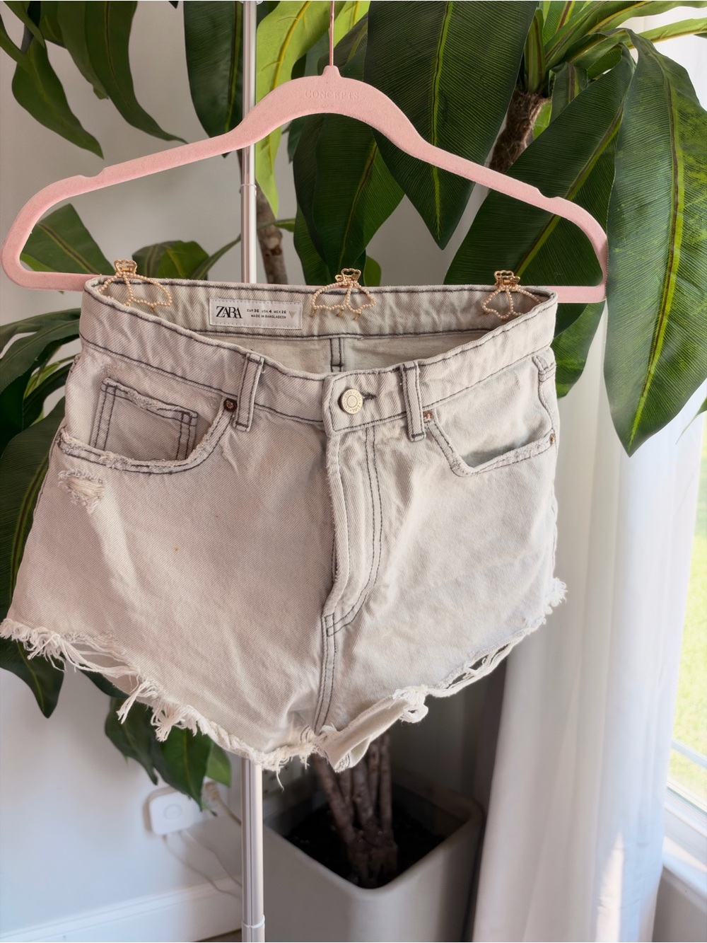 ZARA Light Beige Frayed Hem Denim Shorts